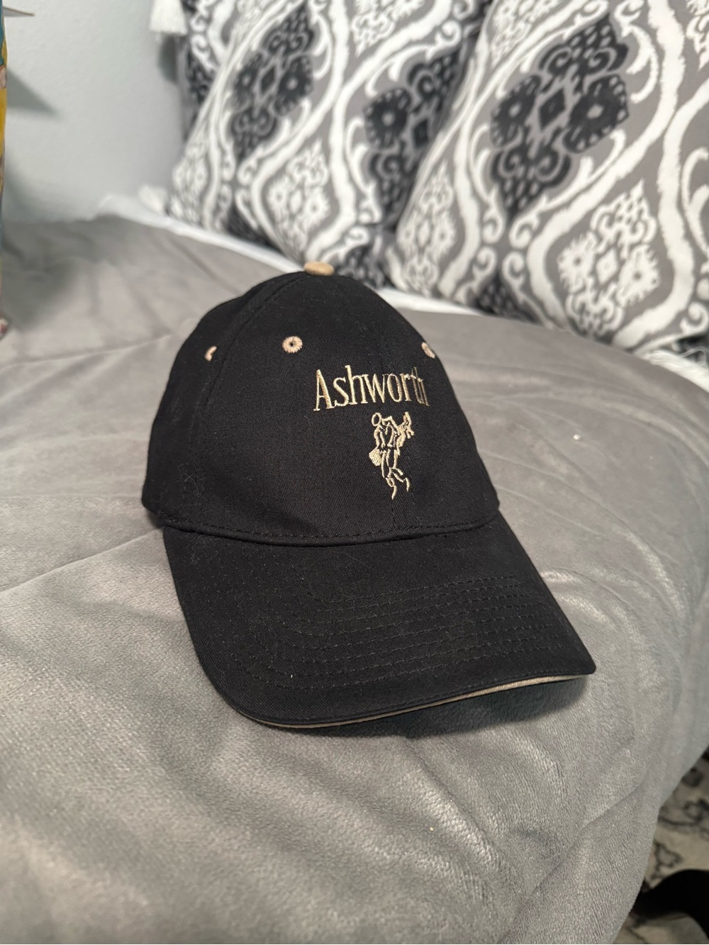 Ashworth Black Golfman Baseball Cap with beige Embroidery osfm